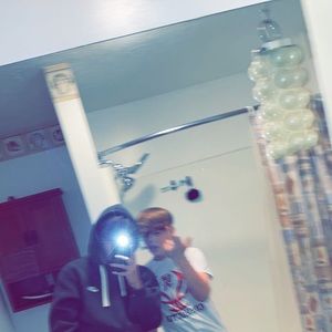 Meet your Posher, Hunter